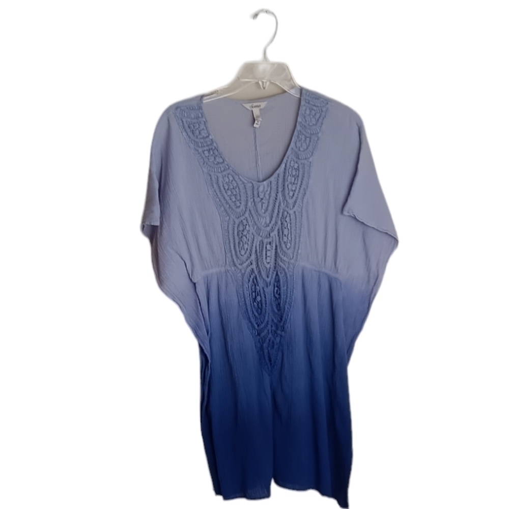 Soma Women's Blue Crinkled Flowy Pullover Tunic Top With Crochet Detail.